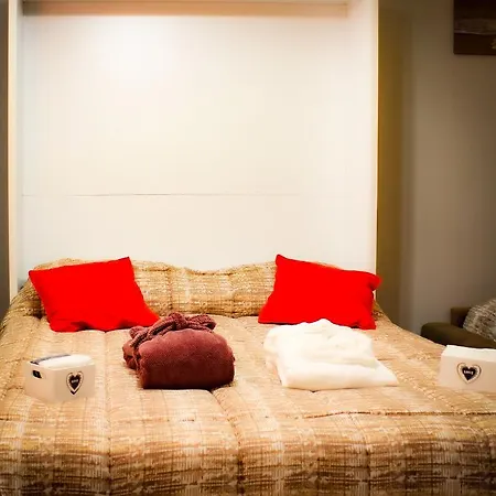 Sweet Damian Apartment